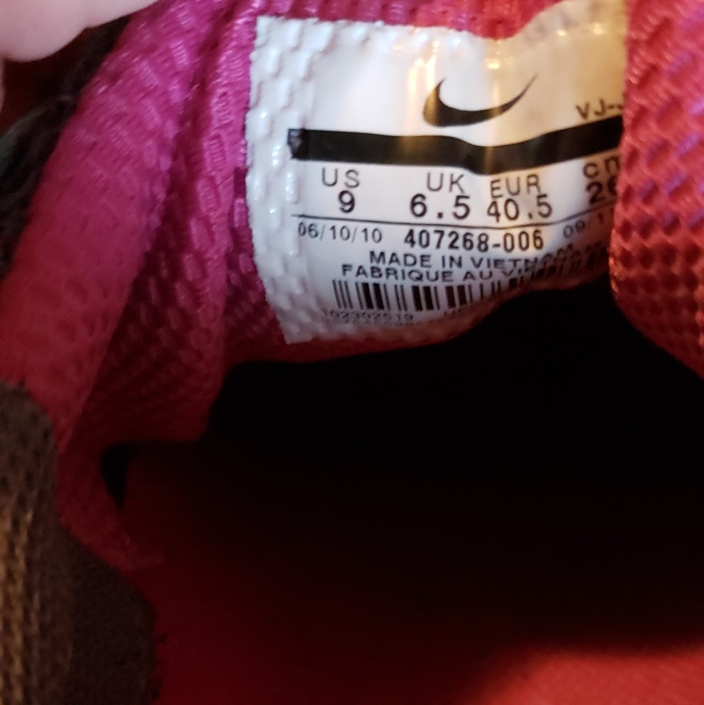 Nike shoes - Picture 3 of 4